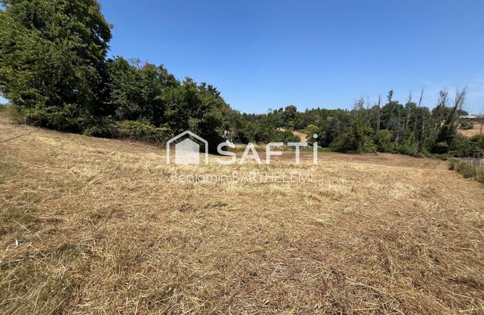 Grand terrain, proche des commerces. — photo 4