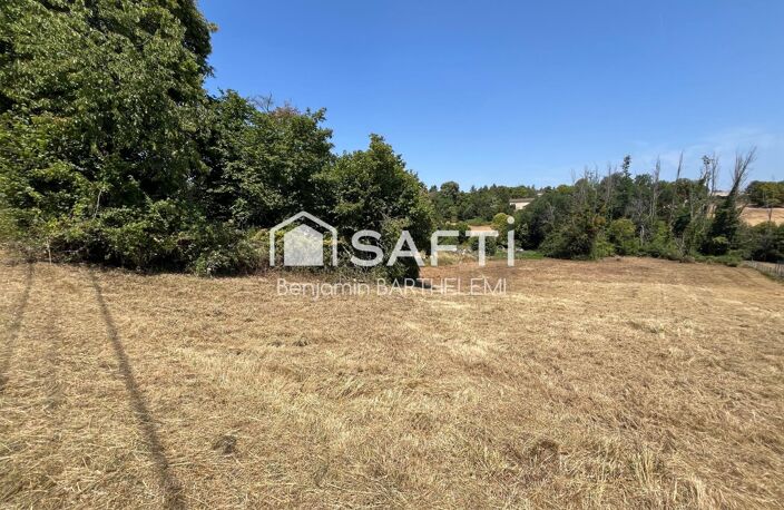 Grand terrain, proche des commerces. — photo 5