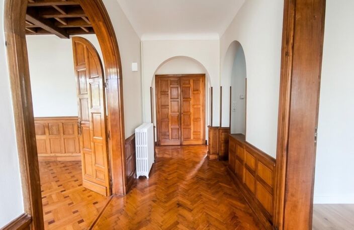 Maison Art déco sur 2 700 m² constructibles — photo 4