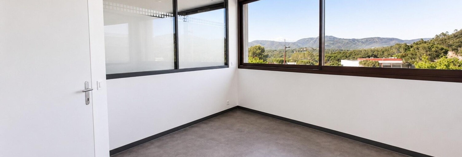 Bureau  10 m² à louer à Saint-Raphaël (83700)