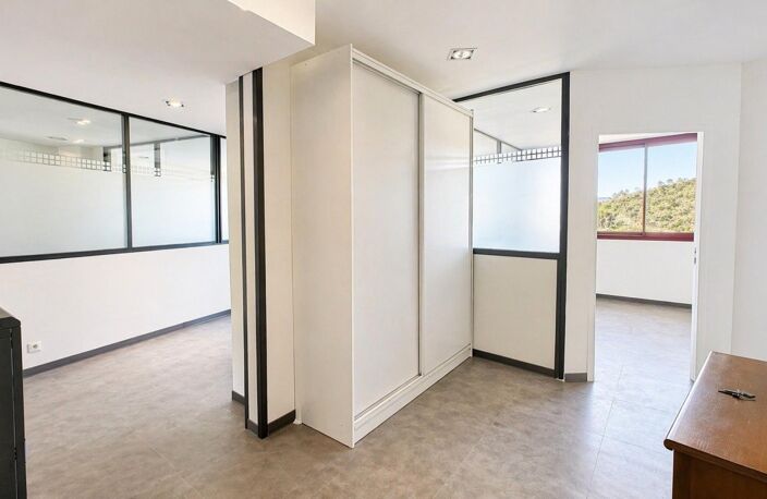 Local pro 10 m² indépendant dans complexe de 124m² — photo 5
