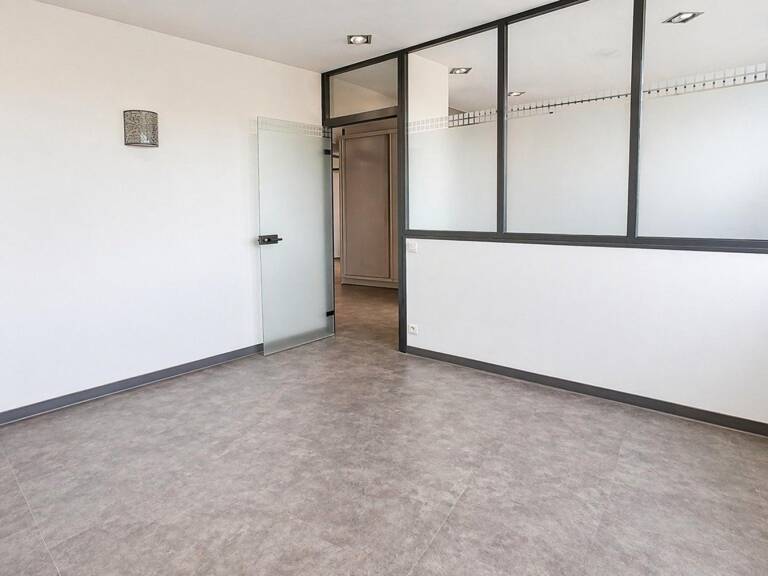 Local pro 13 m² indépendant dans complexe de 124m² — photo 1