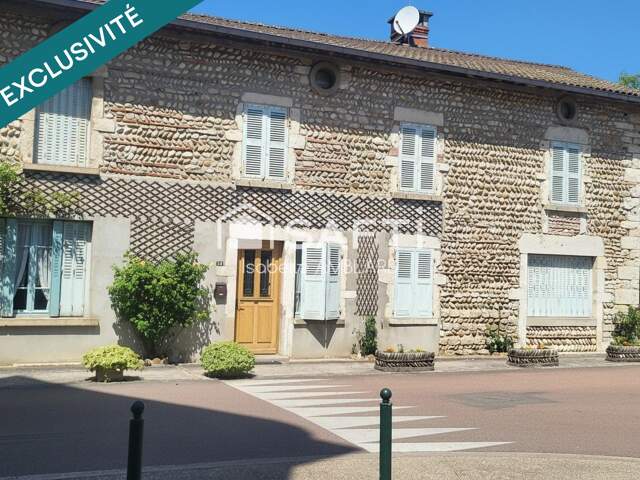 Demeure de caractère au cœur de Priay — photo du bien