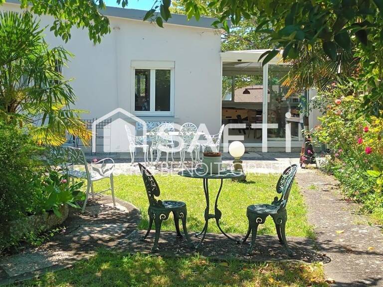 Maison avec appartement indépendant à Saintes — photo 1