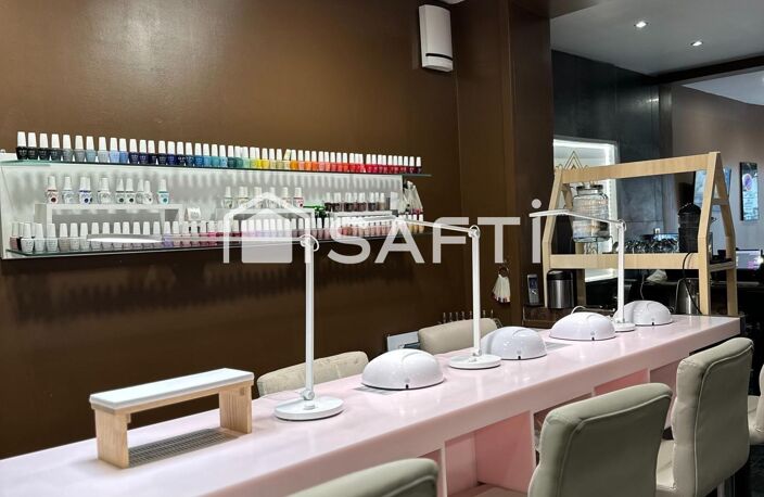 Fonds de commerce Coiffure  Esthétique en plein centre-ville — photo 4