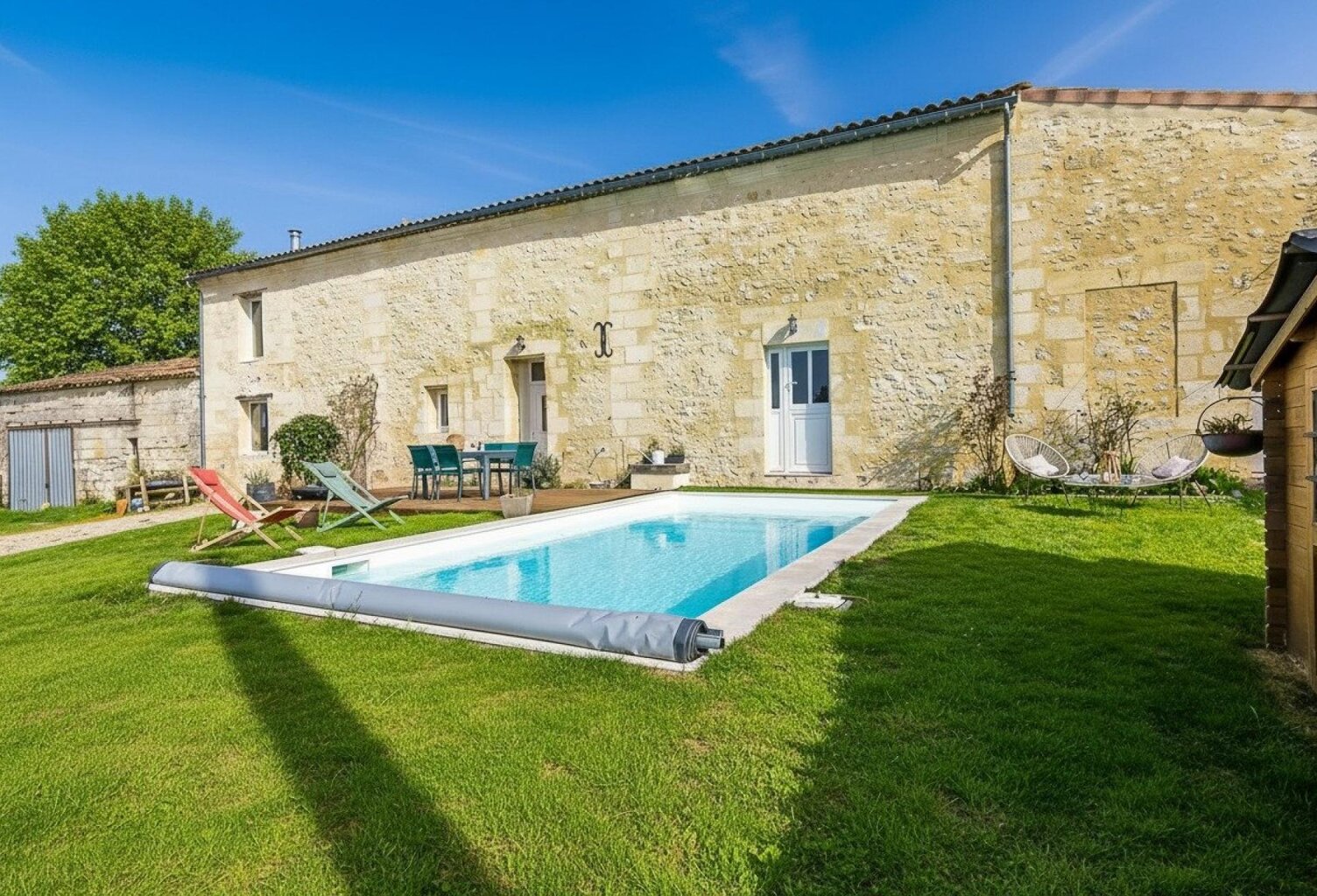 Maison en pierre rénovée avec piscine  Vue panoramique exceptionnelle et couchers de soleil  4 chambres  À 15 min de Libourne et 10 min de Saint-André-de-Cubzac — photo 1