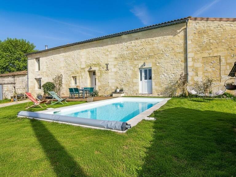 Maison en pierre rénovée avec piscine  Vue panoramique exceptionnelle et couchers de soleil  4 chambres  À 15 min de Libourne et 10 min de Saint-André-de-Cubzac — photo 1