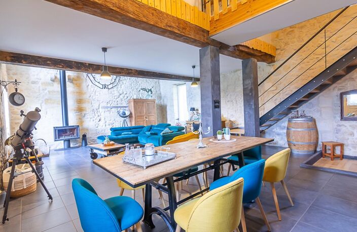 Maison en pierre rénovée avec piscine  Vue panoramique exceptionnelle et couchers de soleil  4 chambres  À 15 min de Libourne et 10 min de Saint-André-de-Cubzac — photo 5