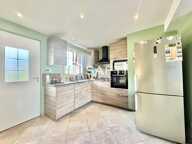 Maison familiale aux beaux volumes et au fort potentiel - Sous sol total — photo 2