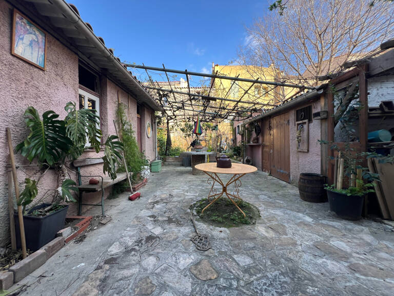13600 LA CIOTAT - Terrain avec deux constructions sur le por — photo 1