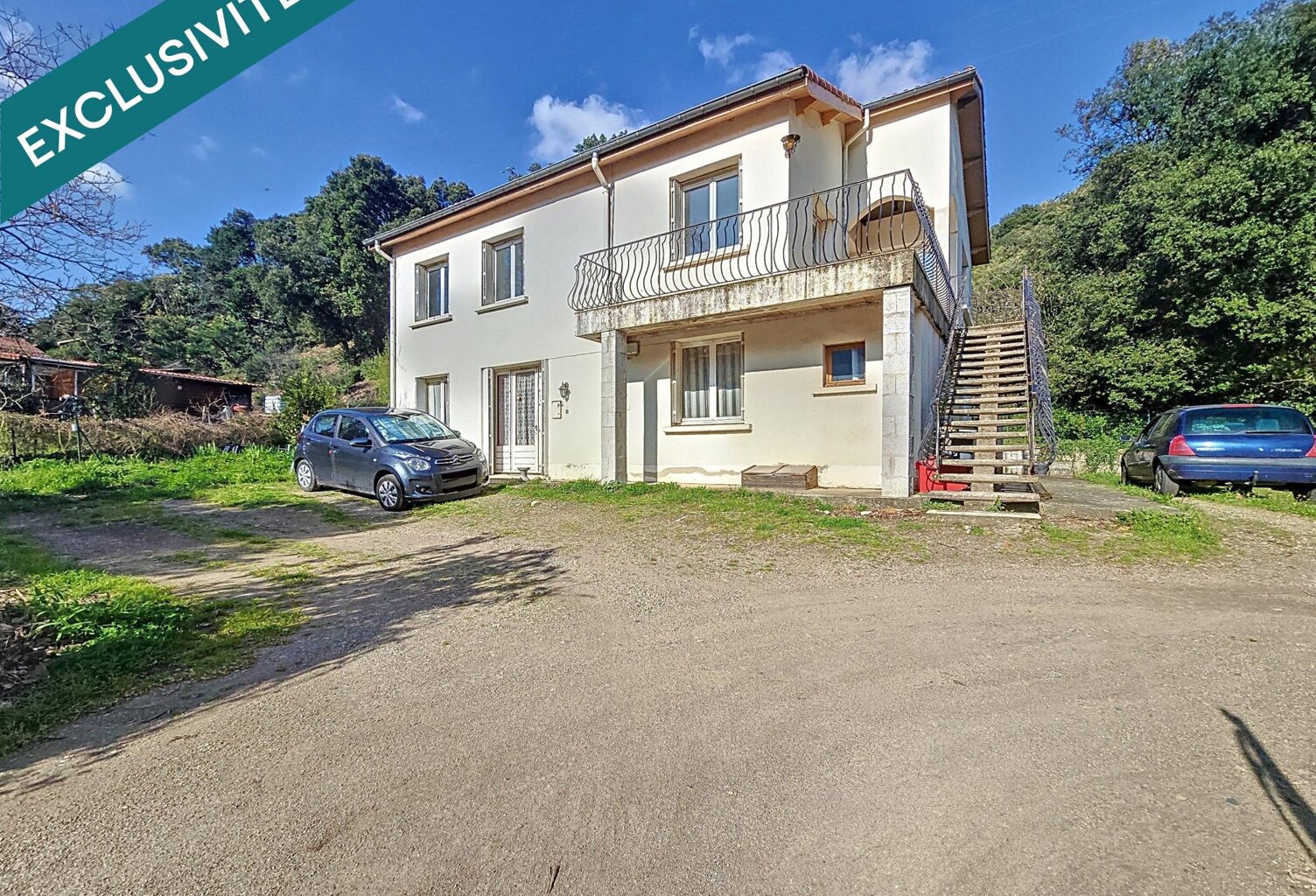 Un investissement locatif aux portes de Lamalou-les-Bains, avec trois logements et un fort potentiel de valorisation. — photo 1