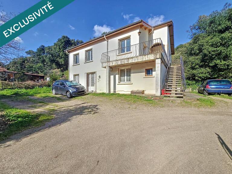 Un investissement locatif aux portes de Lamalou-les-Bains, avec trois logements et un fort potentiel de valorisation. — photo 1