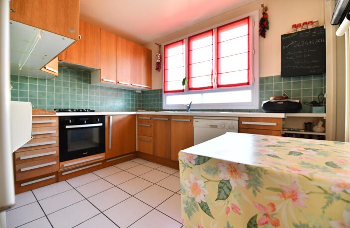 GRAND APPARTEMENT F7 de 115 m2 !!! 5 CHAMBRES !!! — photo 4