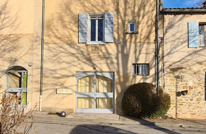 Maison de village avec local commercial et 3 appartements — photo 2