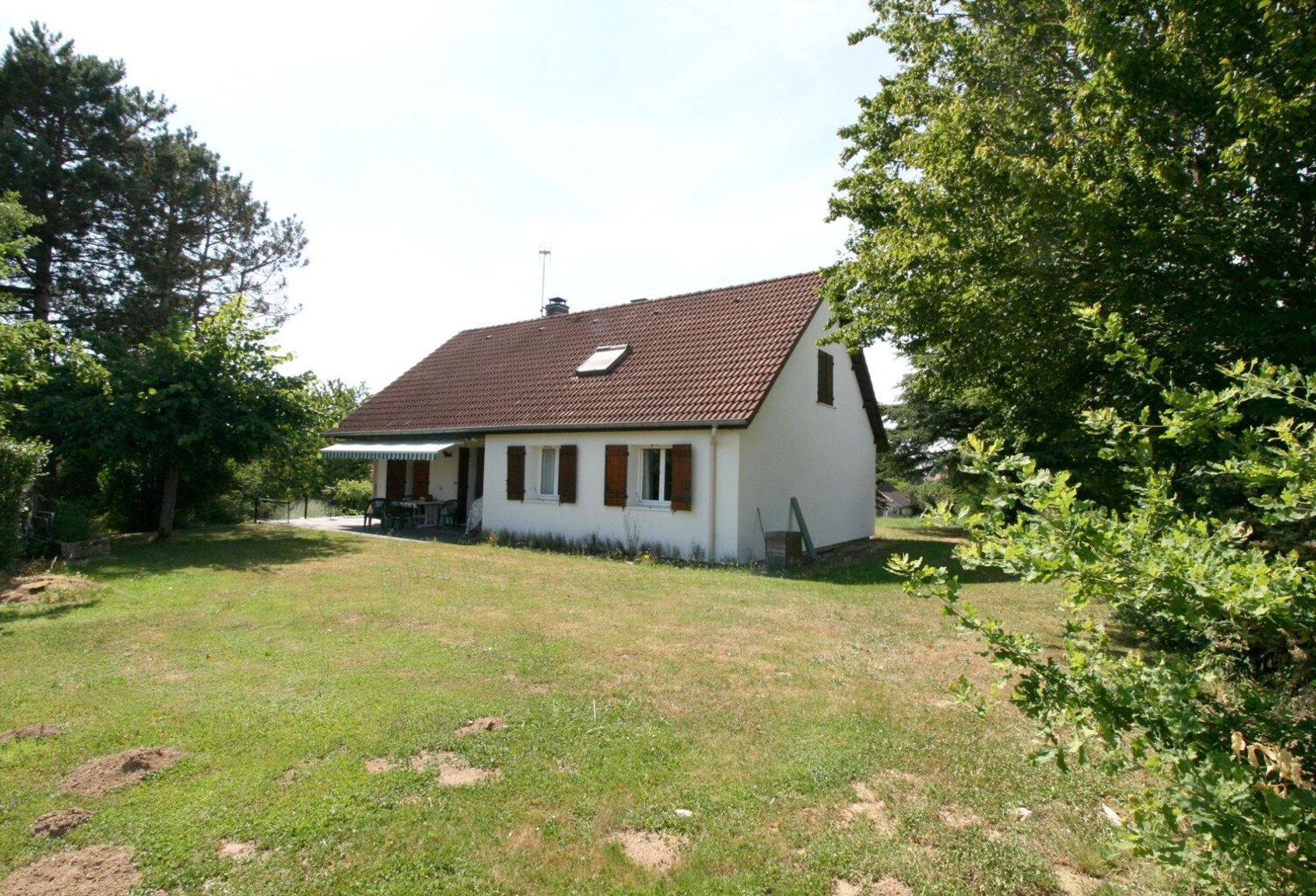 Grande maison sur sous sol — photo 1