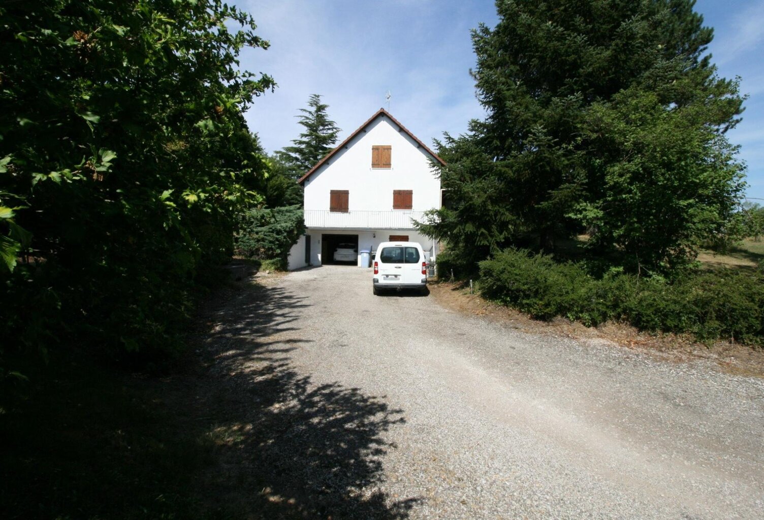 Grande maison sur sous sol — photo 1