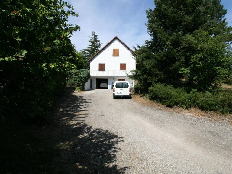 Grande maison sur sous sol — photo 1