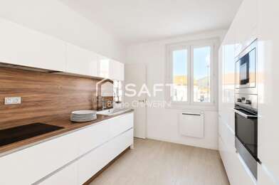 Appartement 3 pièces 216300 €