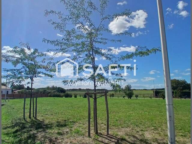 TERRAIN A BATIR - 664 M² - JUICQ — photo du bien