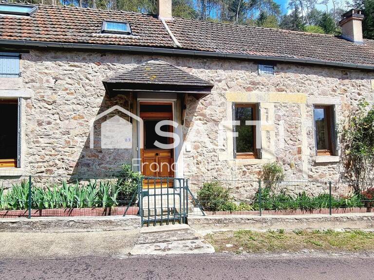 Maison en pierre de 157m2 avec jardin atypique — photo 1