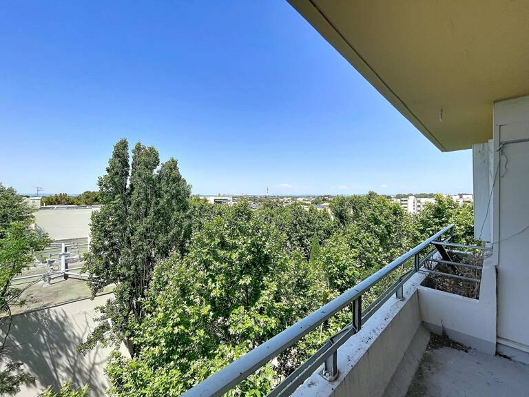 GRAND T4 AVEC BALCON VUE DEGAGEE DERNIER ETAGE — photo 1