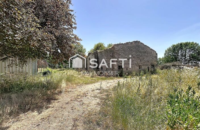 Saint-Ignat  Fort potentiel ! Maison à rénover entièrement sur un terrain de 1 068 m². Un projet idéal pour les passionnés de rénovation et les investisseurs en quête d'opportunités. — photo 4