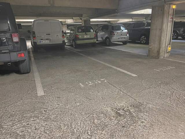 centre ville parking sécurisé en sous-sol — photo du bien