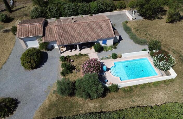 VILLA DE PLAIN-PIED - CALME ABSOLU ET VUE DÉGAGÉE — photo 2