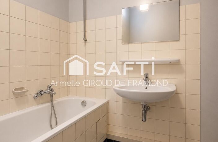 Situé à Mulhouse (68100)  Studio 29,5 m2 avec terrasse et fort potentiel dans résidence sécurisée avec ascenseur, très proche canal vue dégagée sur l'Almaleggo et à 12 mn à pied de la gare. — photo 5