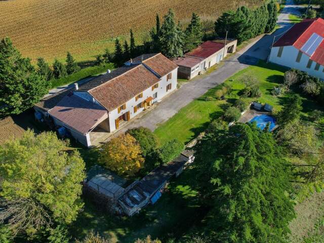EN EXCLUSIVITÉ  PROPRIÉTÉ DE CARACTÈRE AVEC GÎTE, PISCINE ET DÉPENDANCES — photo du bien