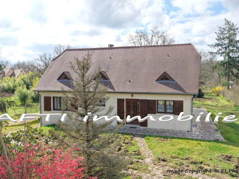 Maison de 177m2 habitables - 4 chambres - terrain de 1030m2 autour + sous-sol total . — photo 1