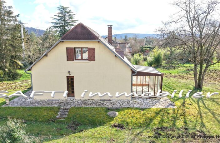 Maison de 177m2 habitables - 4 chambres - terrain de 1030m2 autour + sous-sol total . — photo 2