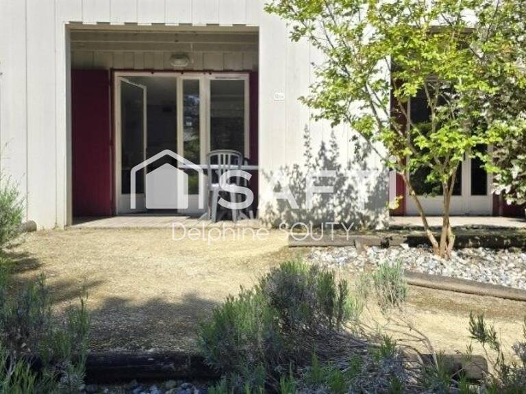 Studio avec terrasse dans résidence avec piscine — photo 1