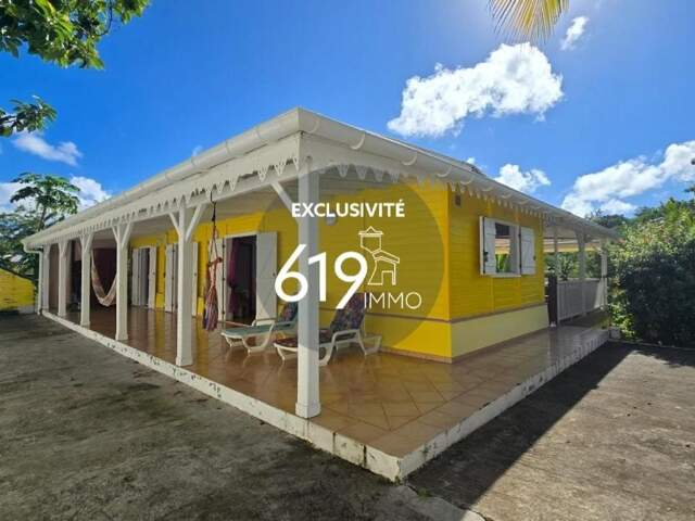 Super haut de villa au calme bien situé — photo du bien