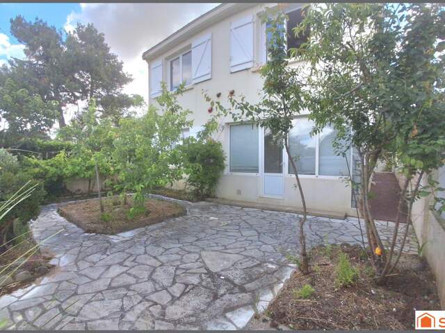 Maison proche de l'océan avec terrain et garage! — photo du bien