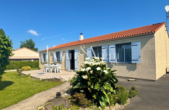 PLAIN-PIED 4 CHAMBRES, JARDIN, PRÉAU ET DÉPENDANCE — photo 3