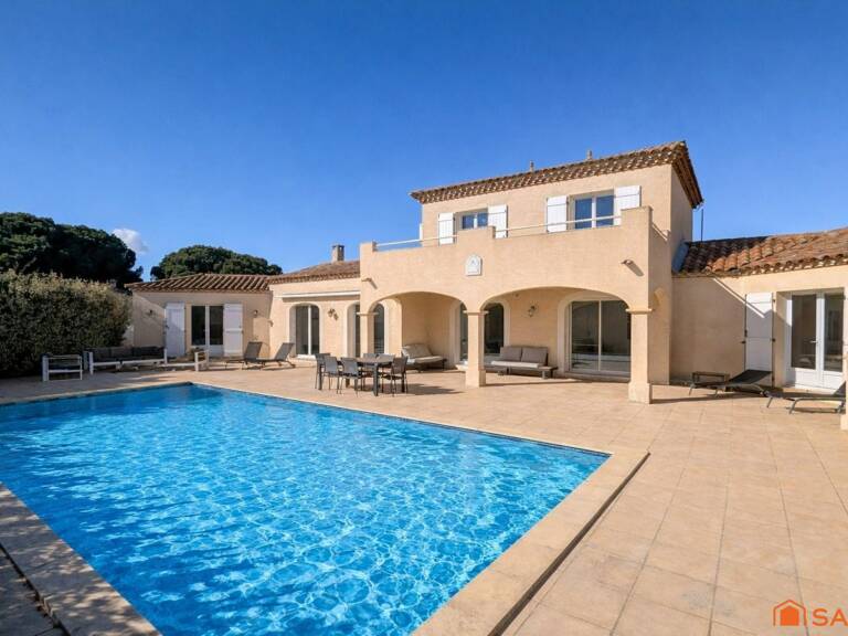 Magnifique villa avec vue sur la Tour de Constance — photo 1