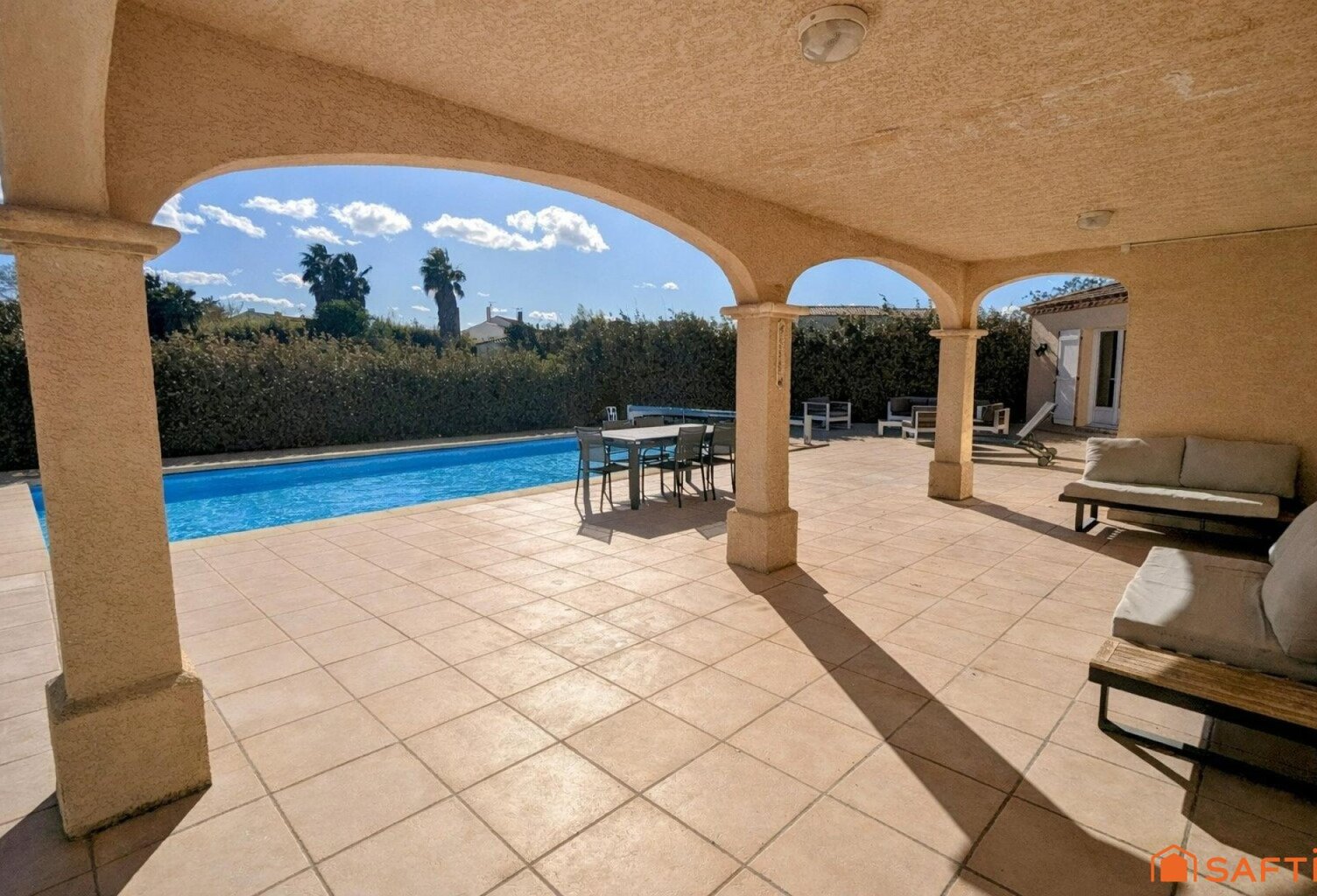 Magnifique villa avec vue sur la Tour de Constance — photo 1