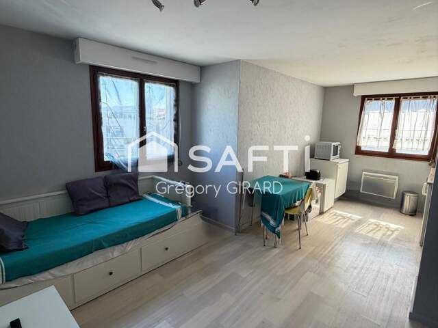 Superbe studio dans residence calme proche de toute commodité. — photo du bien