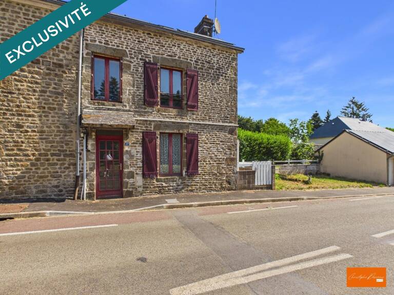 Maison de ville avec dépendances neuves et terrain sans vis-à-vis  Saint-Mars-sur-Colmont — photo 1