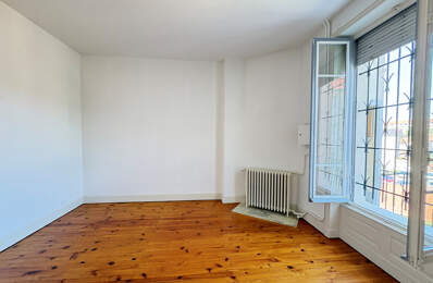 ROANNE CENTRE-VILLE / GARE,  APPARTEMENT TYPE 3 AVEC COMBLES — photo du bien