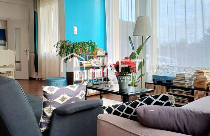 BAISSE DE PRIX ! Jolie maison de bourg des années 70, rénovée en 2022, alliant avec goût le style "Vintage" et le "Moderne"... — photo 2