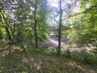 Terrain de loisir, ^proche du cher avec une retenue d'eau, entierement clos, propice au calme a la verdure — photo 3