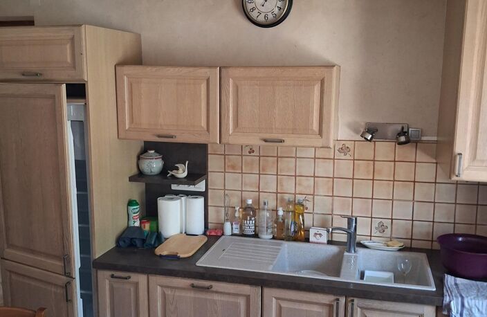 Maison de village en pierre et  au calme , sans vis à vis ,5 pieces , 1 étage , habitable de suite. — photo 4