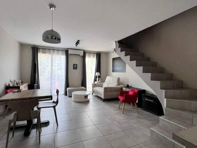 Maison de 2014 en parfait état, climatisée. — photo du bien