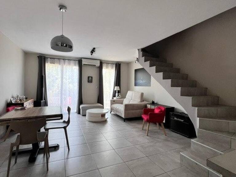 Maison de 2014 en parfait état, climatisée. — photo 1