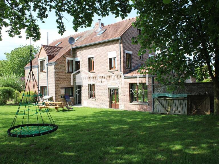 Coup de cœur assuré pour cette superbe propriété familiale avec grange et terrain de près 2 800 m² — photo 1