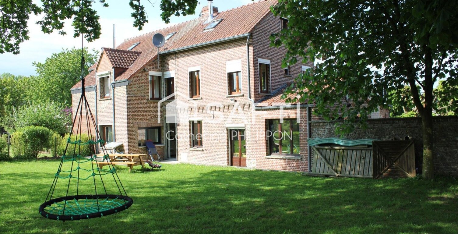 Coup de cœur assuré pour cette superbe propriété familiale avec grange et terrain de près 2 800 m² — photo 1