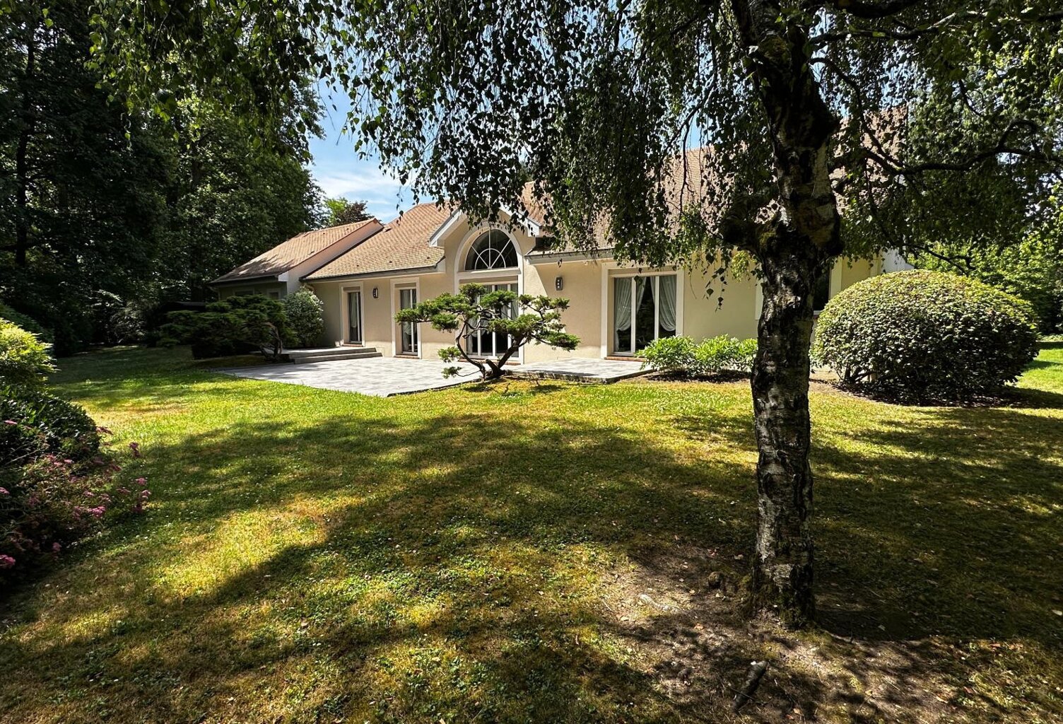 Ranch de plain-pied de près de 300 m² sur 2500 m2 de terrain — photo 1