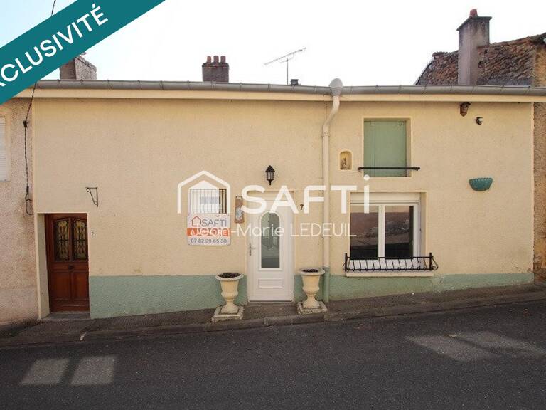 Maison de village à rénover, trois pièces, grenier aménageable. — photo 1